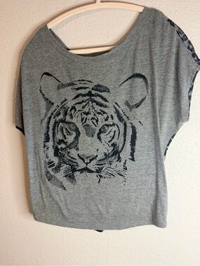 Express Women’s Grey Tee with Black Tiger Graphic